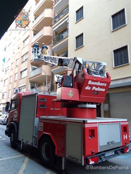 Sucesos.- Encuentran a un anciano fallecido rodeado de basura en su piso de Palm