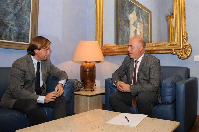 CórdobaÚnica.- Ruiz traslada al delegado del Gobierno andaluz los temas priorita