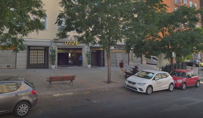 Sucesos.- Detenido un hincha del Ajax por amenazar con una daga al portero de un