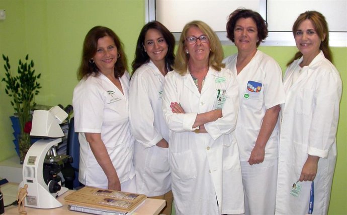 Sevilla.- Citotécnicas del Hospital de Valme imparten charlas en institutos sobr