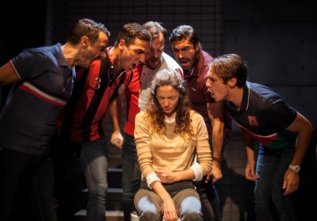 El juicio de 'La Manada' llega al Teatro Kamikaze entre pintadas y censura: "Som