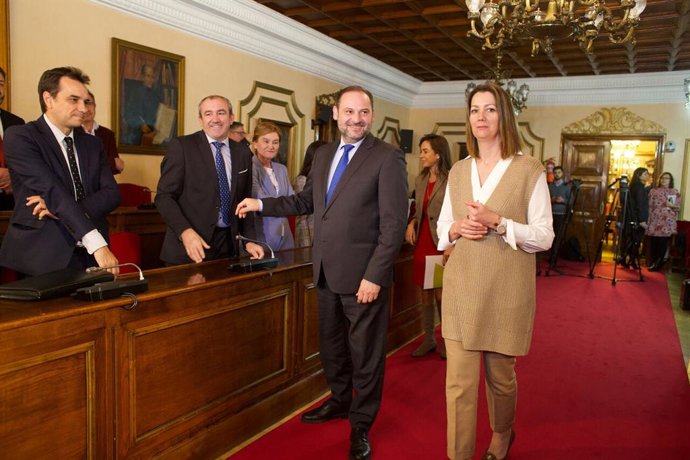 Ábalos replica al PP que el Gobierno está con facultades plenas hasta el mismo d