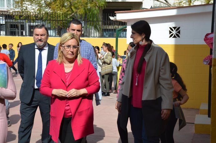 Málaga.- Educación.- La Junta y el Ayuntamiento de Fuengirola abogan por la mejo