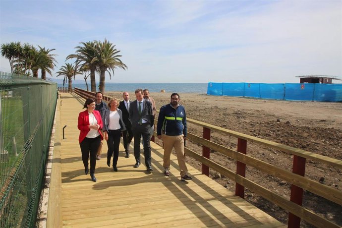 Abren al público parte de la Senda Litoral que conecta el Paseo Marítimo de Marb