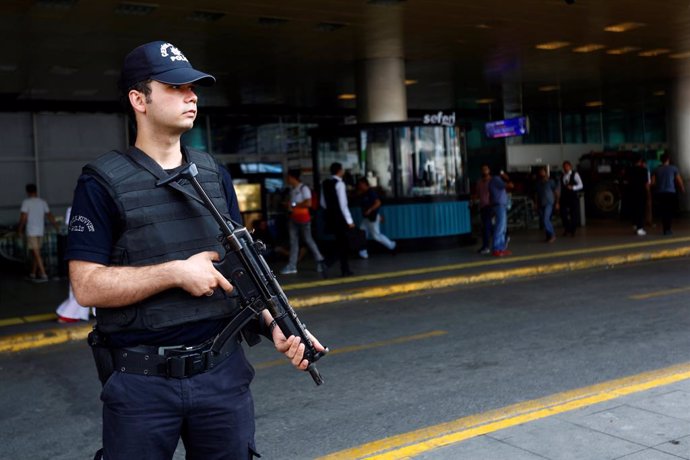 Turquía.- Detenidas otras 45 personas en Turquía por sus supuestos lazos con el clérigo Fetulá Gulen