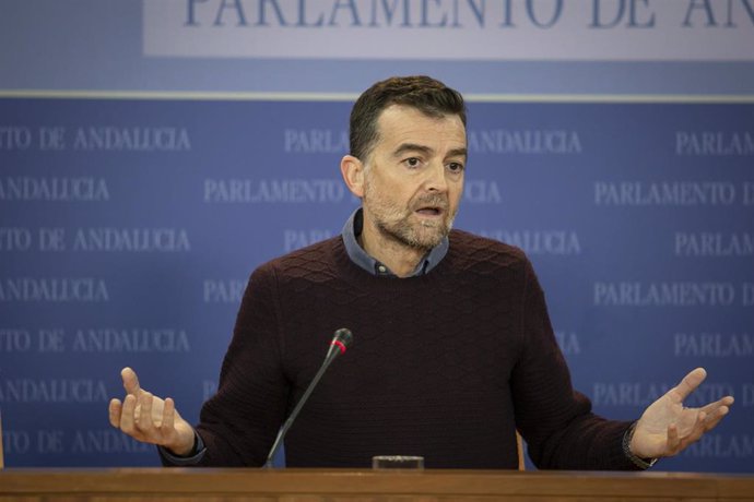 Rueda de prensa del portavoz parlamentario de Adelante Andalucía, Antonio Maíllo