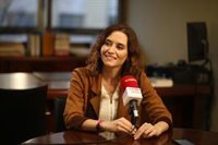 Díaz Ayuso no prevé acudir a las manifestaciones del 8M y censura que Cs defienda "abiertamente" la prostitución