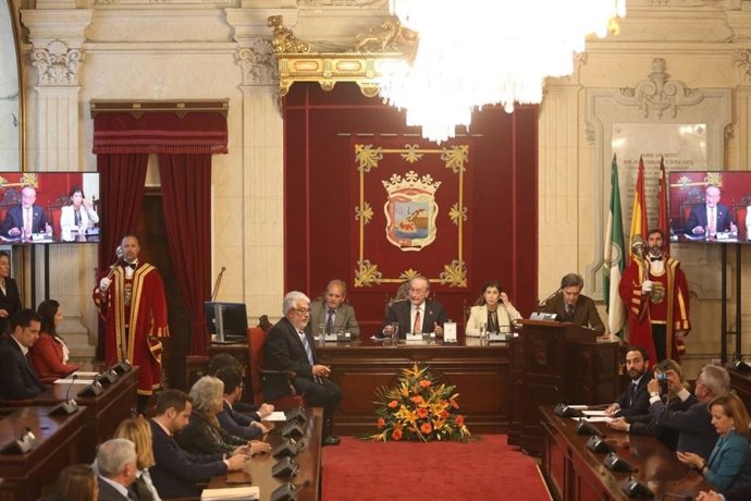 El Ayuntamiento de Málaga entrega la Medalla de la Ciudad a Asociación Contra el