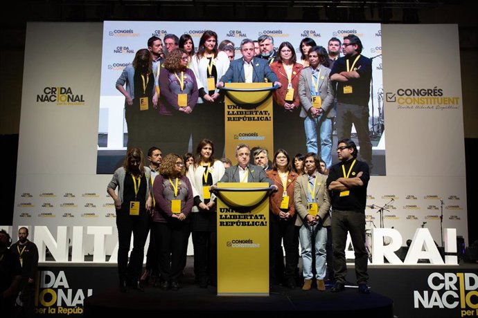 Quim Torra, Carles Puigdemont y Jordi Snchez clausuran el congreso de la Crida 