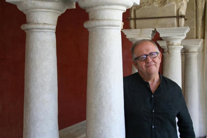 El escritor Juan José Téllez