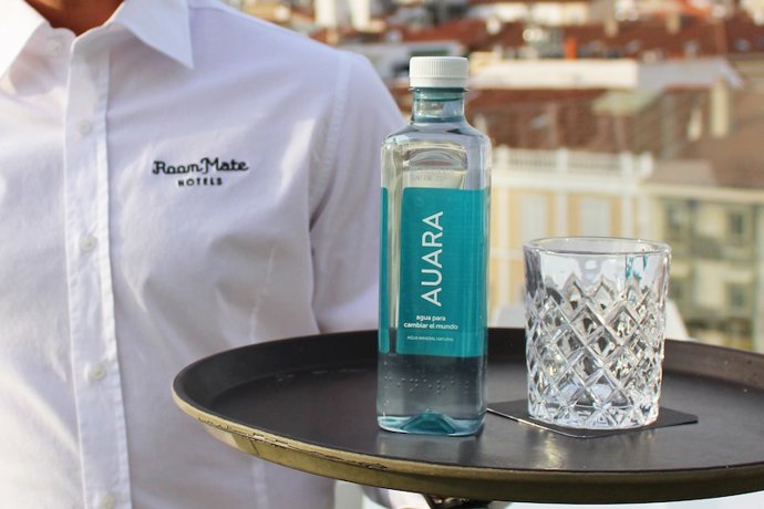 Una iniciativa de Room Mate Group y Auara permitirá construir tanques de recogid