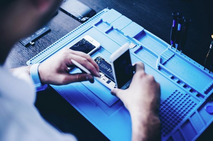 Apple permitirá arreglar iPhones con baterías no oficiales aunque le error este 