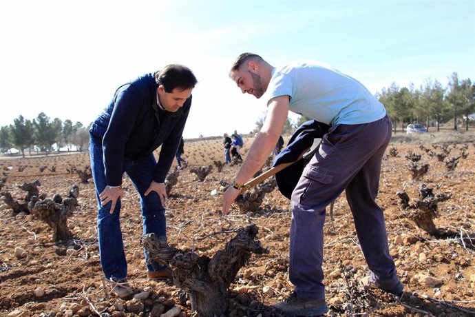 Núñez pondrá en marcha un calendario de pagos "riguroso y pactado" con los agric