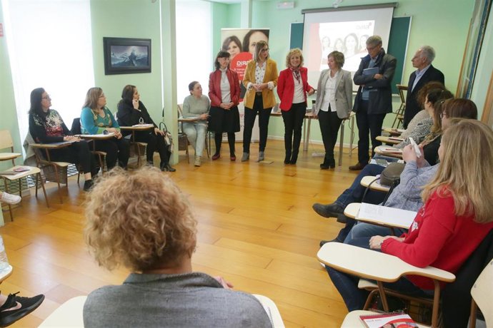 Díaz Tezanos defiende el empoderamiento de las mujeres para acabar con la brecha