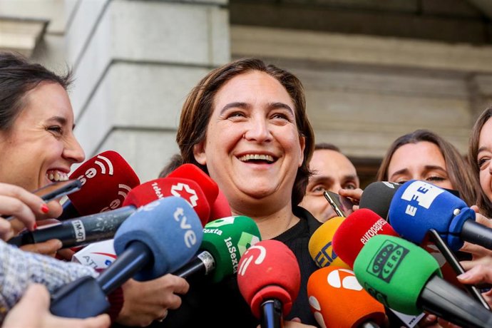 Rueda de prensa de Irene Montero y Ada Colau en el Congreso de los Diputados
