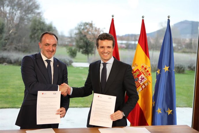 AMP.- Casado y Esparza dicen que el acuerdo para las elecciones les hace "fuerte