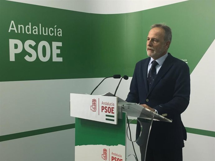 El diputado socialista por Cádiz Salvador de la Encina