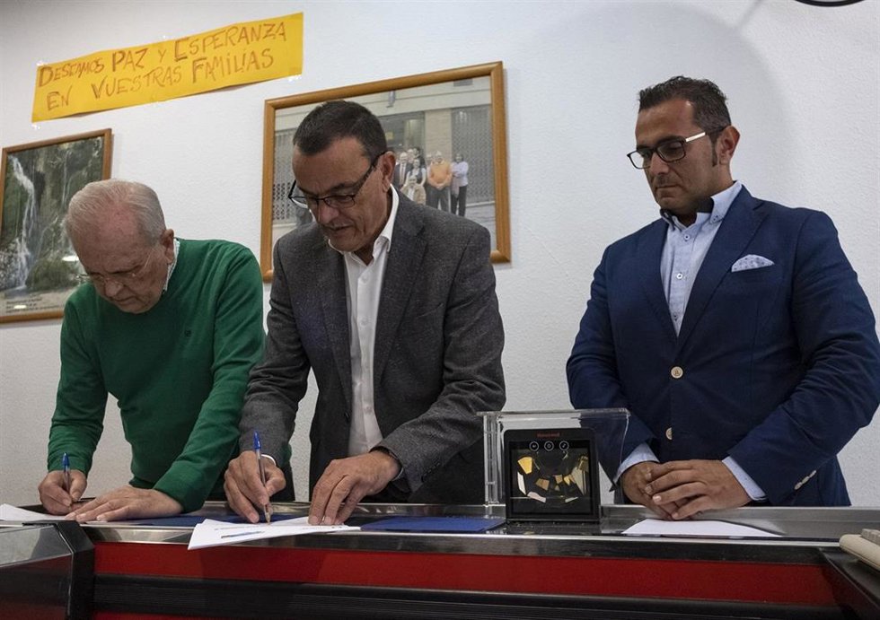 Huelva.- La Diputación y Resurgir renuevan su colaboración que benefició a unas 