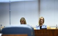 Cifuentes ha acudido a la Asamblea con escolta policial tras solicitarlo y ser autorizado de forma puntual