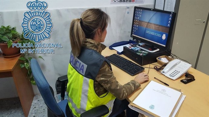 Granada.- Sucesos.- Detenida por colgar ofertas de empleo para conseguir datos p