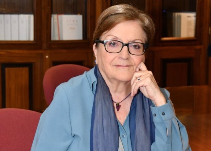 Elisa Pérez Vera, primera mujer que dirigió una universidad en España: "Era insó
