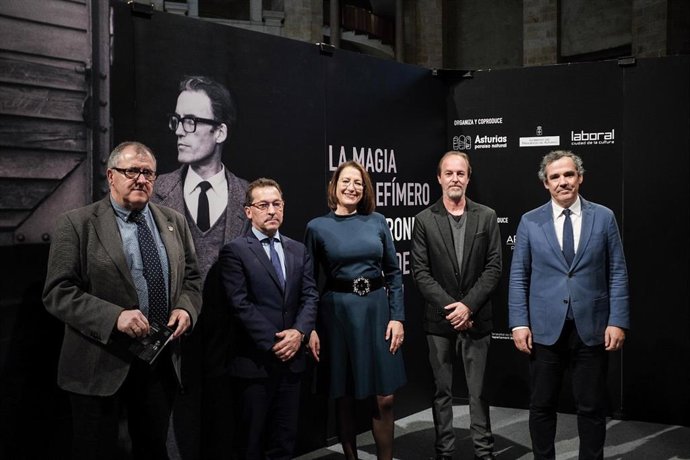 El Principado rinde tributo a Gil Parrondo con la exposición 'La magia de lo efí