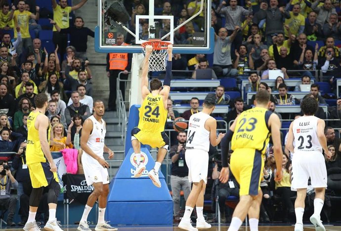 El Real Madrid cae contra el Fenerbahce