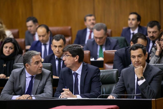 Pleno del Parlamento Andaluz con la elección de los nueve senadores