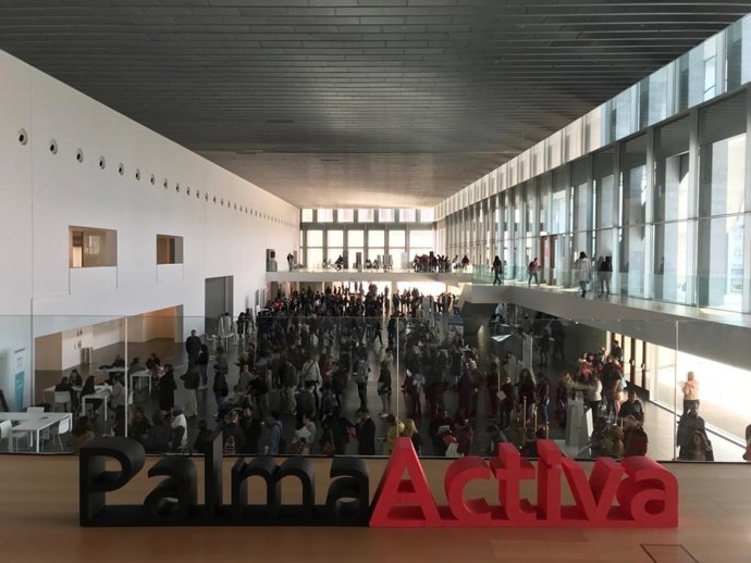 La primera jornada de la Fira de l'Ocupació de PalmaActiva reuneix gairebé 1.500