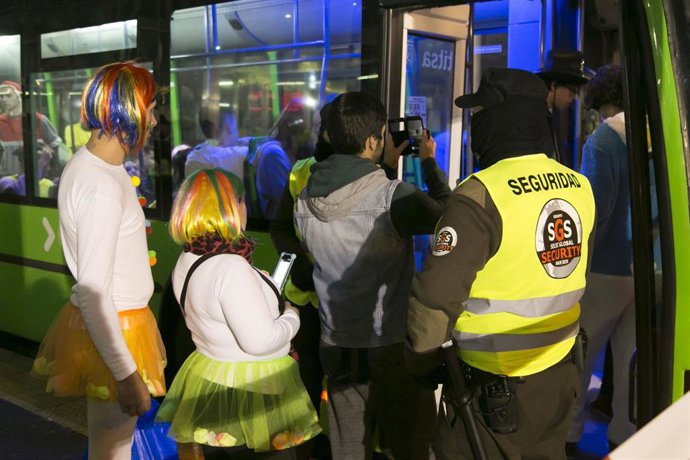 Titsa transporta a más de 622.000 pasajeros en el Carnaval de Santa Cruz de Tene