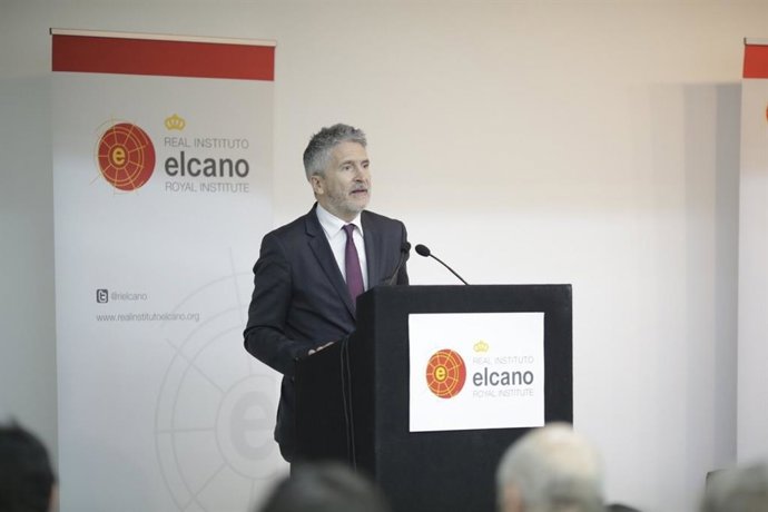 Marlaska defiende la investigación policial del 11-M por ser "referente internac