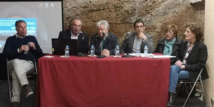 March y Negueruela se reúnen con la comunidad educativa de Alcúdia para explicar