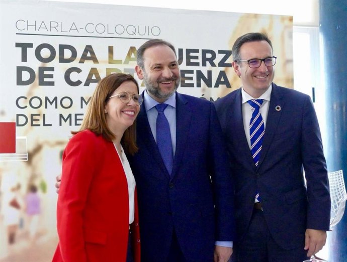 Ábalos no descarta ampliar el Puerto de Cartagena por Escombreras si el Gorguel 