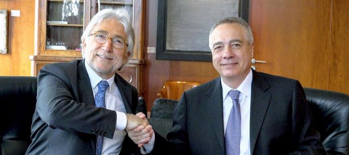 El CZFB y Fomento del Trabajo crean una comisión para promover la economía 4.0