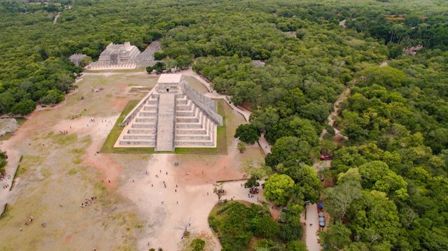 Un dios extranjero en Chichén Itzá reescribe la historia del famoso santuario ma