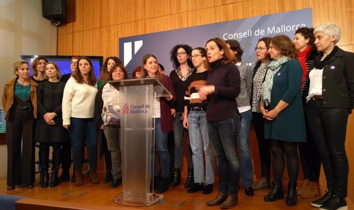 8M.- Podemos, MÉS Y PSIB En El Consell Instan A Las Mujeres De Mallorca A Secund