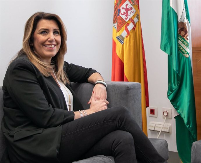 La secretaria general del PSOE-A, Susana Díaz, mantiene un encuentro con el emba