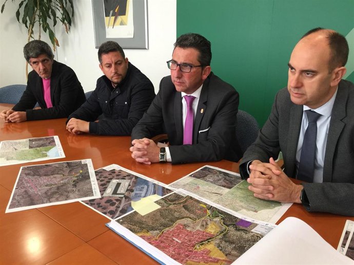 [Grupohuelva] 1 Nota Y 2 Fotos Junta (Estudio Alternativas Depuradoras Galaroza 