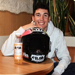 Aleix Espargaró se convierte en accionista e imagen de 'Raw Super Drink', la pri