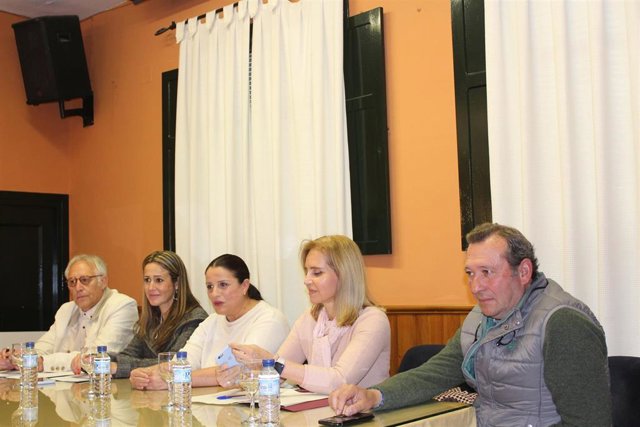 [Grupohuelva] 2 Fotos Junta (Reunión Plan Romero) 2º Envío