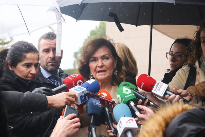 Distintos políticos visitan el Tanatorio de La Paz en Tres Cantos (Madrid) para 