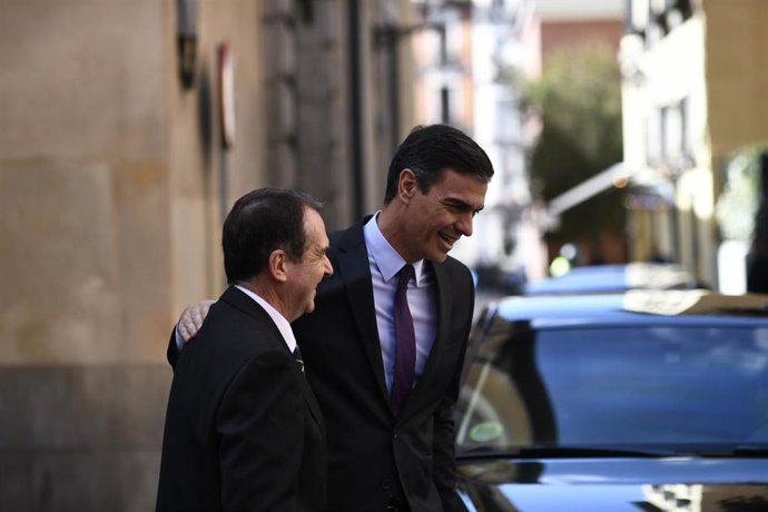 Acto por la entrega de la Llave de Oro del Municipalismo a la familia de Tomás R