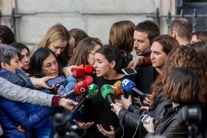 Rueda de prensa de Irene Montero y Ada Colau en el Congreso de los Diputados