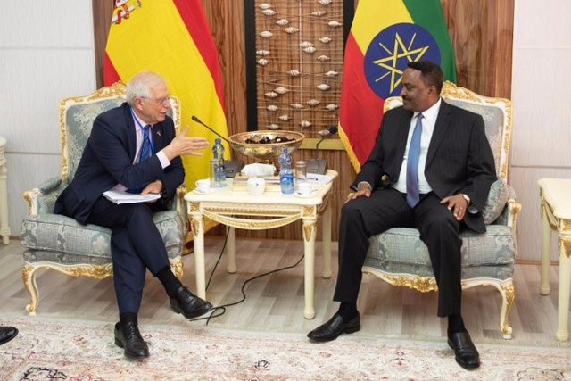 Borrell: "Si en África no hay un empoderamiento de la mujer será muy difícil con