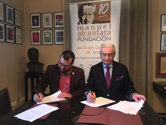 Málaga.- Poemas de Manuel Alcántara se musicalizan en un trabajo discográfico de