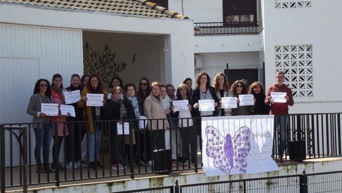 CádizAlDía.-8M.-Diputación, ayuntamientos y vecinos de 40 poblaciones se declara