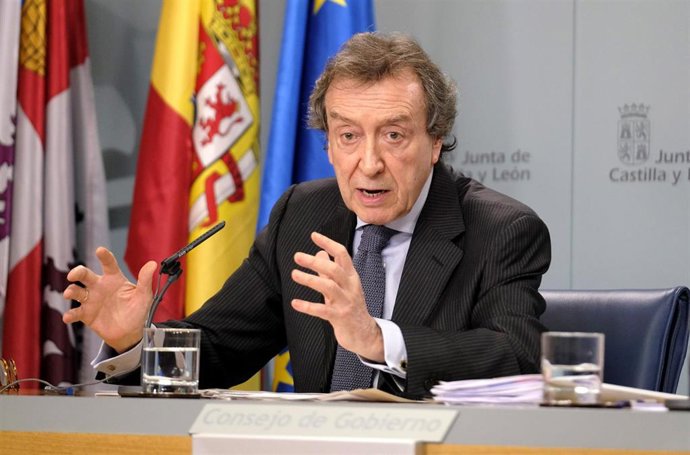 Consejo-Decreto para normalizar el catálogo de puestos tipo de personal funciona