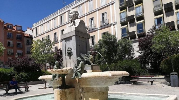 Vecinos de Chueca piden a Carmena que paralice el proyecto de convertir la plaza