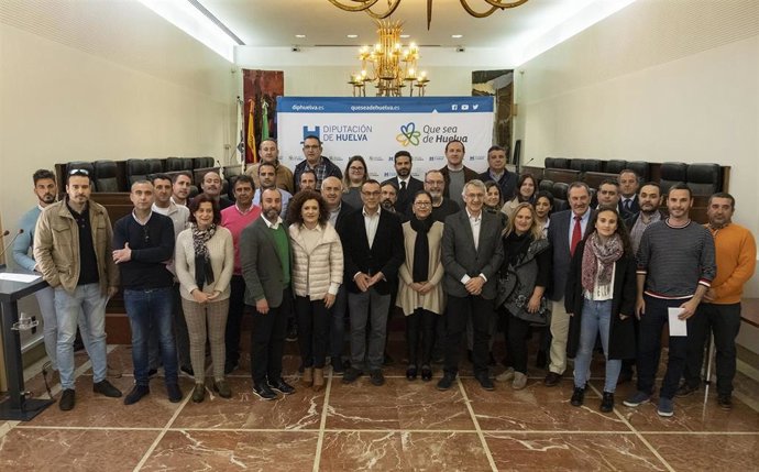 [Grupohuelva] Nota De Prensa Y Fotos De Hoy, 7 De Marzo, Entrega Ayuda A Empresa