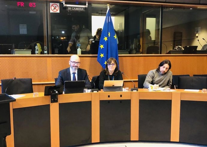 Sescam expone ante UE la guía de actuación para sus trabajadores ante el riesgo 